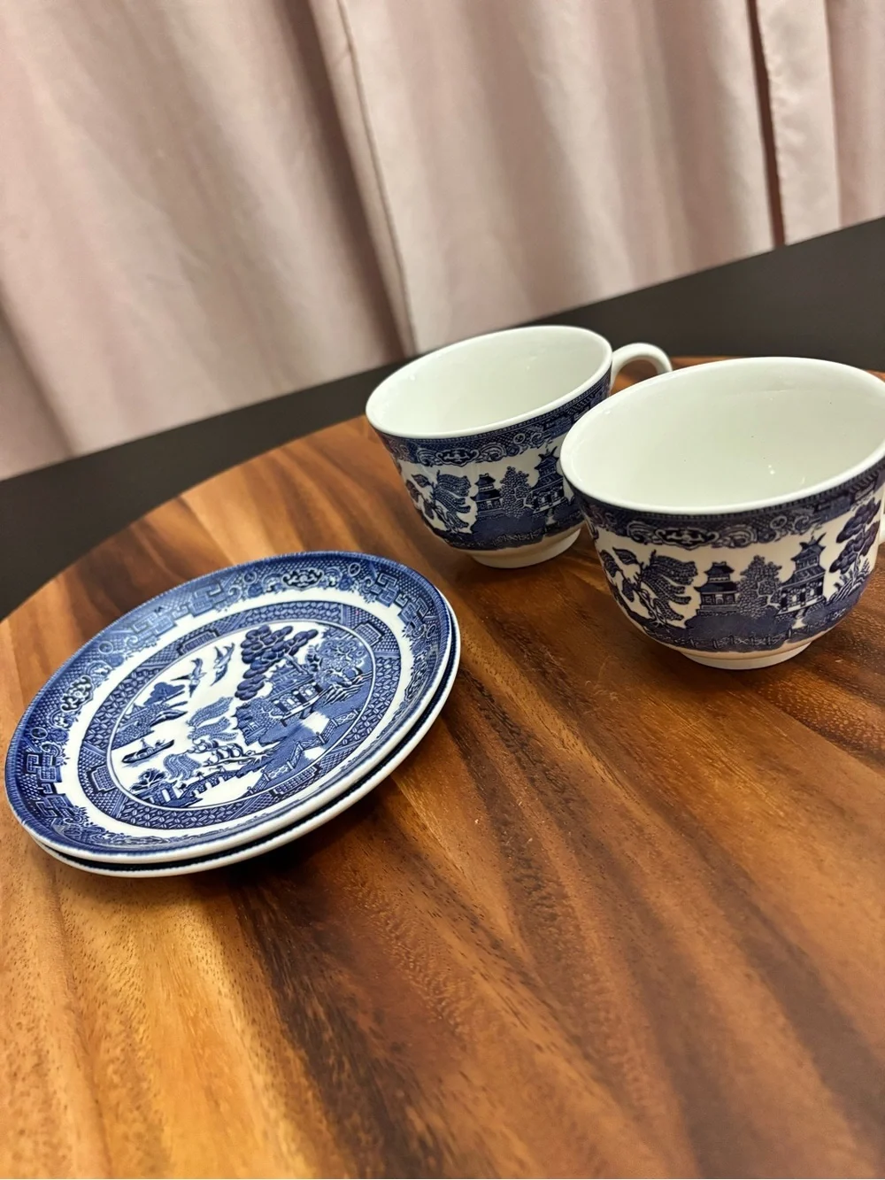 Johnson Bros Blue Willow Teacup and Saucer Set of 2 ENGLAND